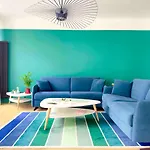 Spacious 4P Apartment Madeleine Department Stores
