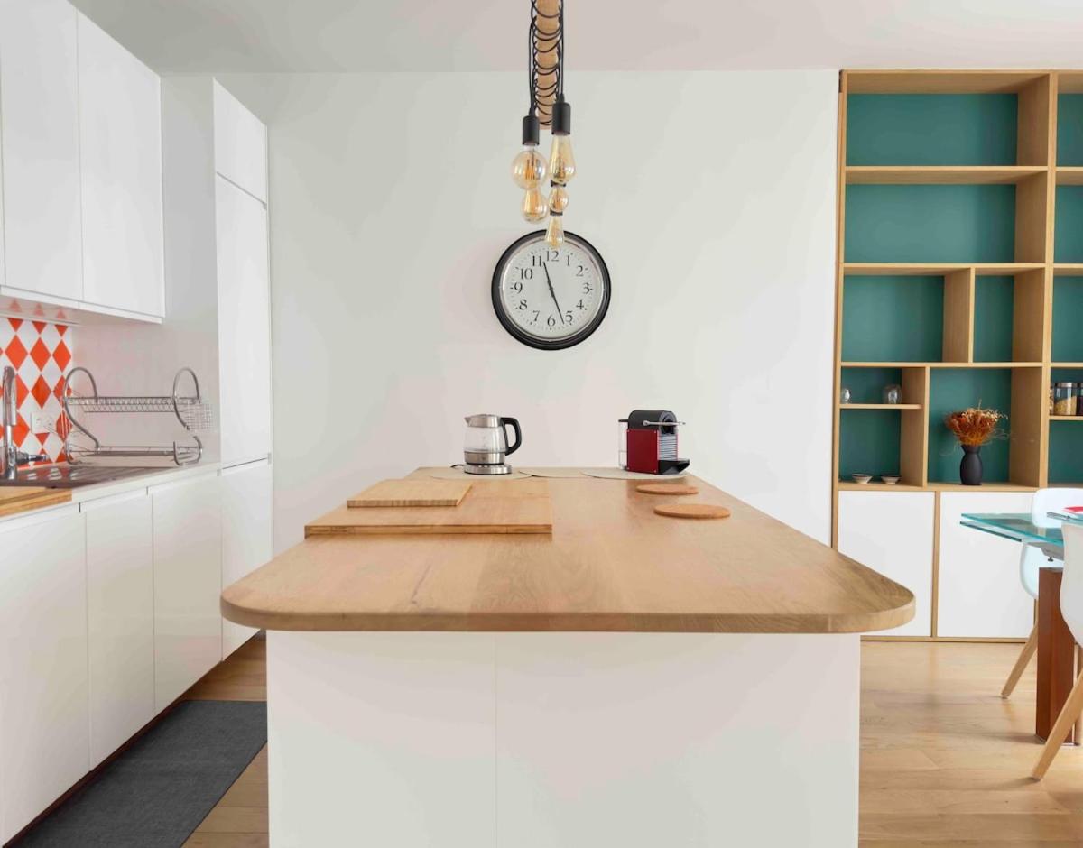 Spacious 4p Madeleine Department Stores Apartment